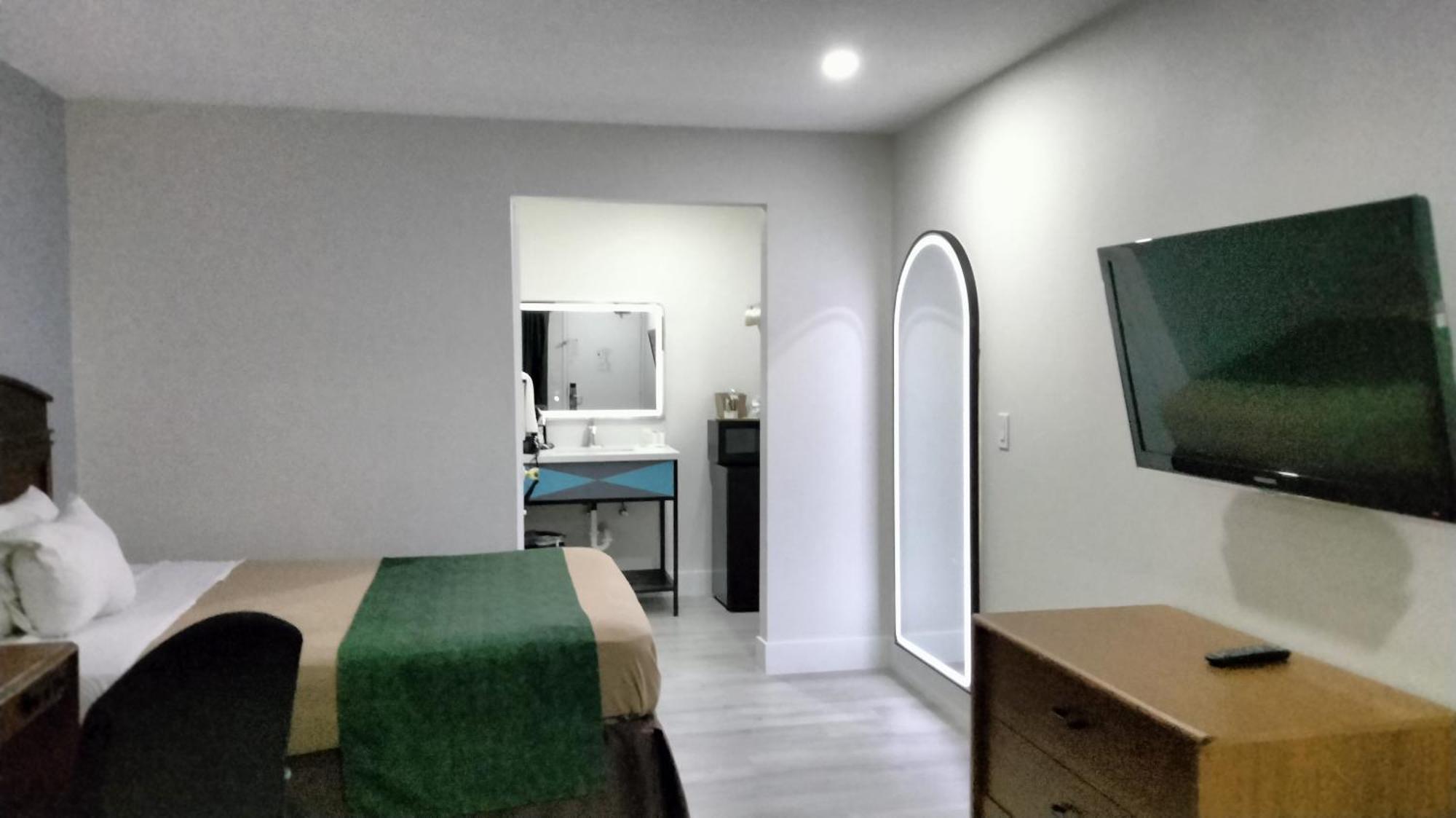 Super 8 By Wyndham Barstow Hotel Bagian luar foto