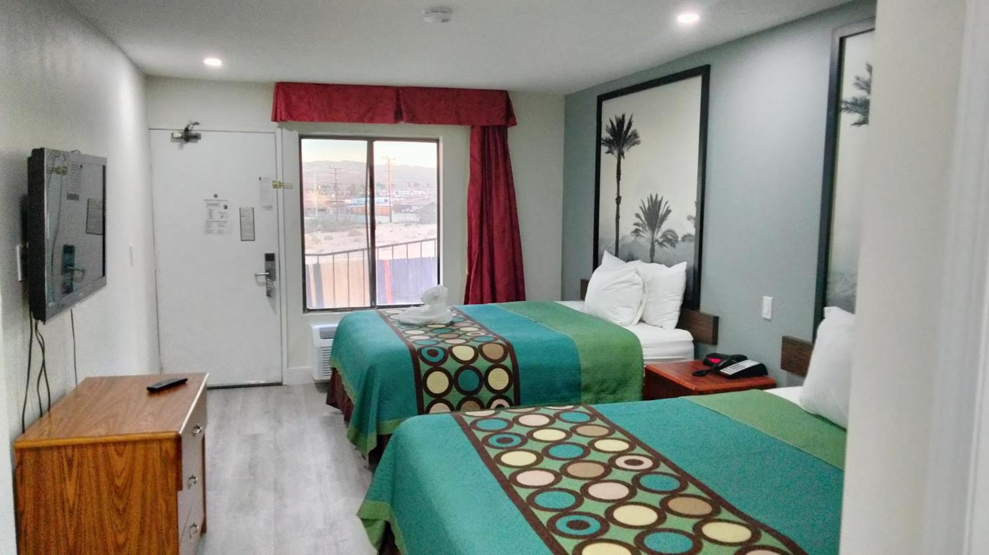 Super 8 By Wyndham Barstow Hotel Bagian luar foto